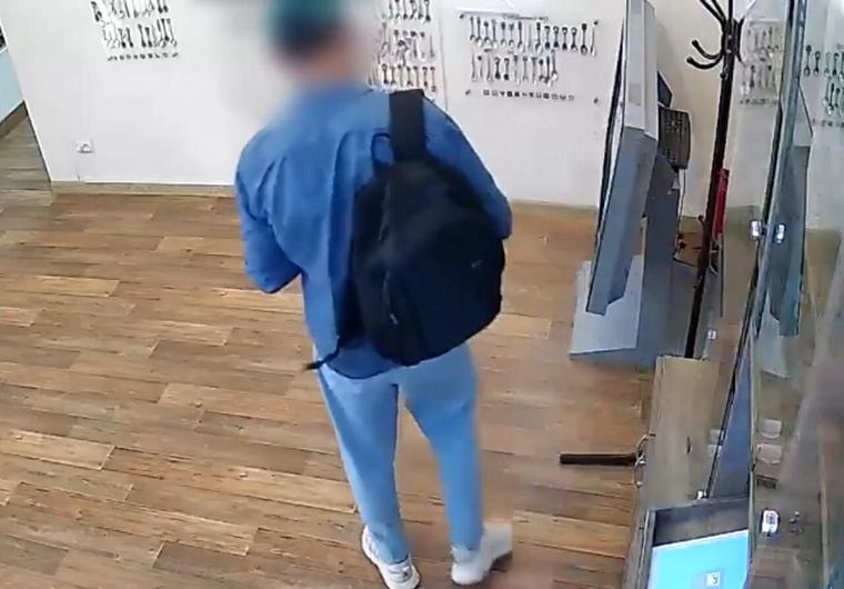 Турист украл ложку из музея в России