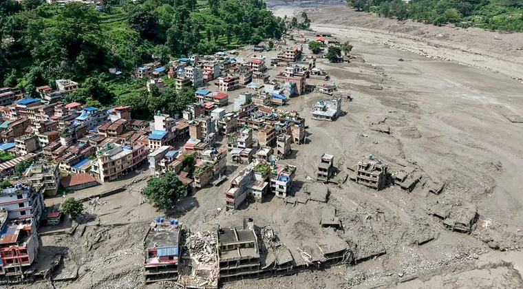 Nepalda ölənlərin sayı 900-ü ötüb, 4 mindən çox itkin var