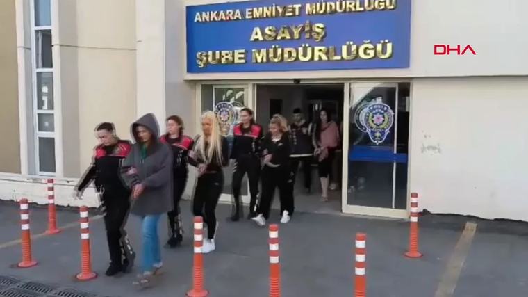 Türkiyədə tanınmış müğənni saxlanılıb