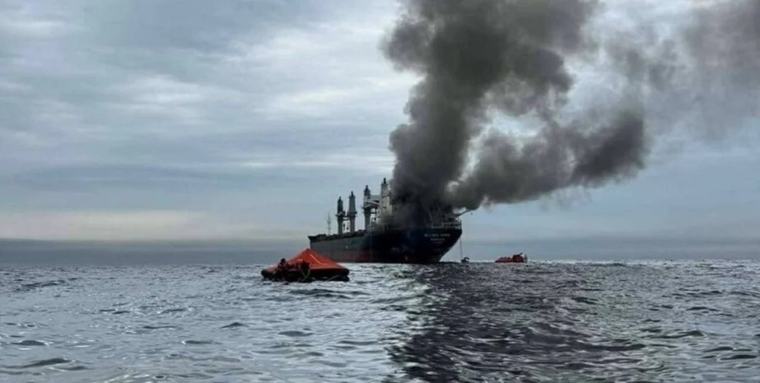 «Морской бой» в Ормузе продолжается