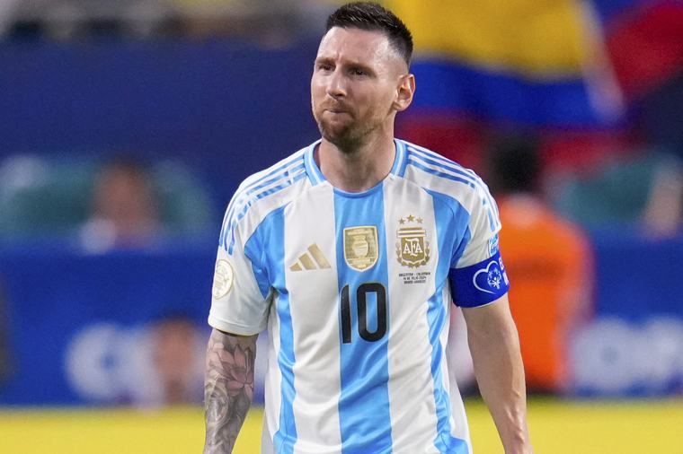 Messi karyerasını başa vurdu