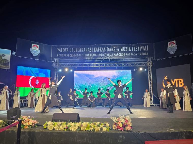 Suvar Lezgi Folk Song and Dance Ensemble shines at festival in Turkiye