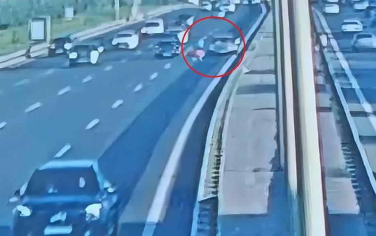 Bakıda qadının öldüyü qəzanın videosu yayıldı - Anbaan görüntülər