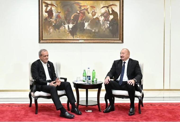 İlham Əliyevin sosial media hesablarında Məsud Pezeşkianla görüşünə dair paylaşım edilib