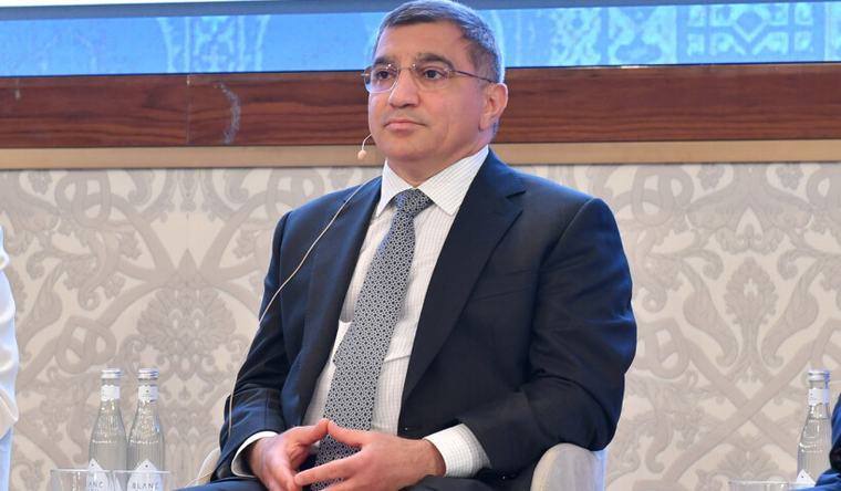 Vəzifədə 6 il işlədi