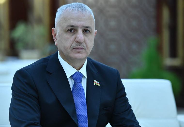 Bu dərəcədə özfəaliyyət ola bilərmi?