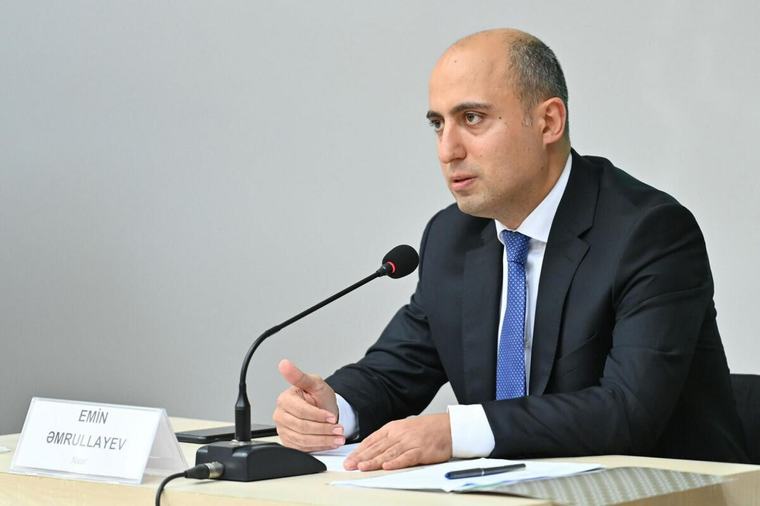 Azərbaycanda hər üç nəfərdən ikisi oxuduğunu başa düşmür - Nazir şikayətləndi